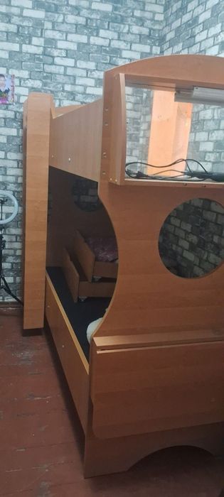 Двухярусная полуторная кровать