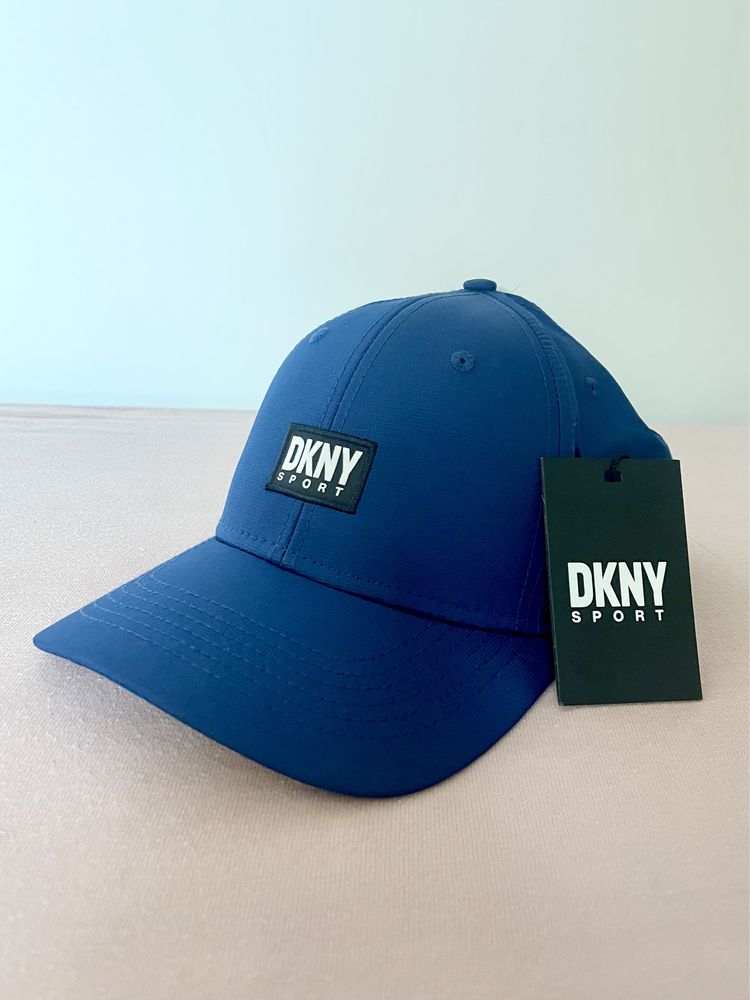 Czapka z daszkiem DKNY