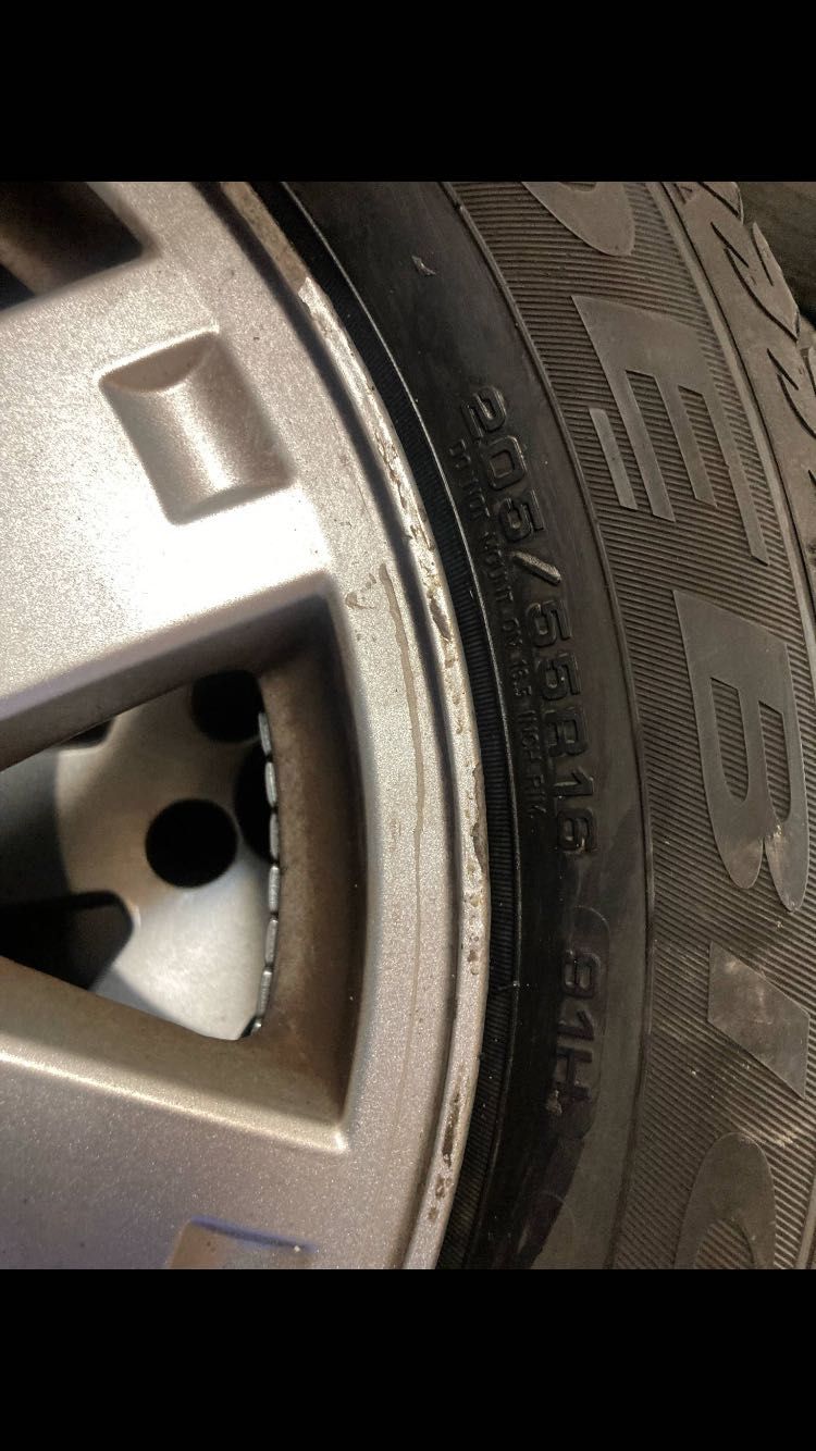Alufelgi Ford Mondeo komplet 205/55/R16 opony zimowe 2021 rok