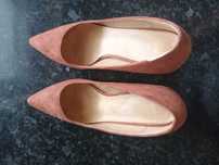 Sapatos de camurça