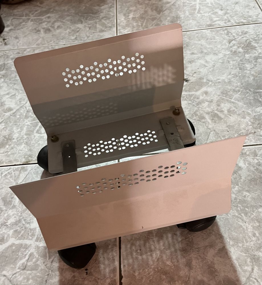 Suporte para torre de computador