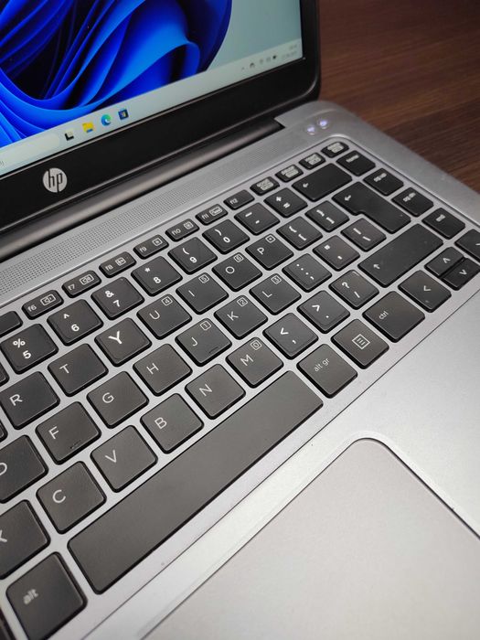 LAPTOP PREMIUM | EliteBook Folio 1040 G2 | i7 | 8GB | 256SSD | Win11