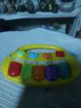 Brinquedo musical para bebés