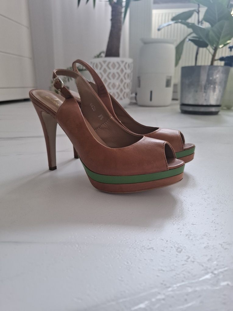 Skórzane sandały 38 szpilki 10 cm - 12 cm kamel