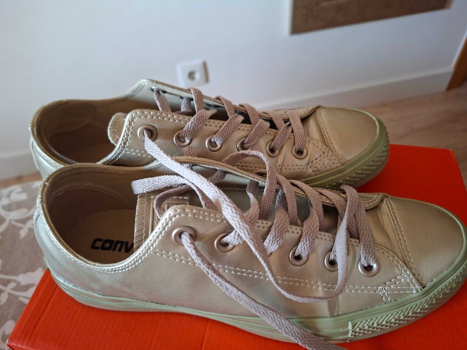 Vendo tenis All Star Converse originais douradas