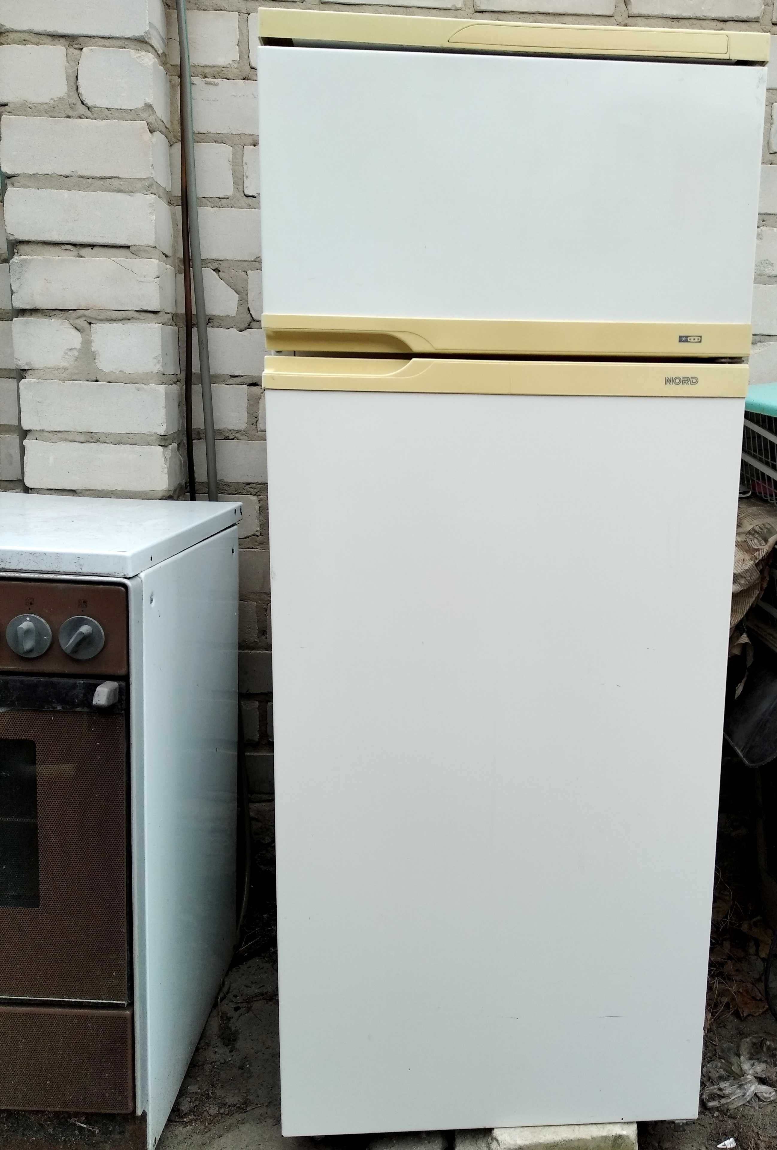 Холодильник 2-х камерный , рабочий продам доставка