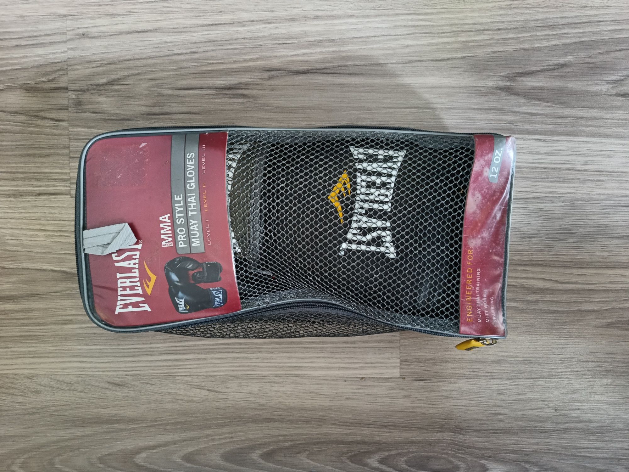 Rękawice bokserskie Everlast Nowe