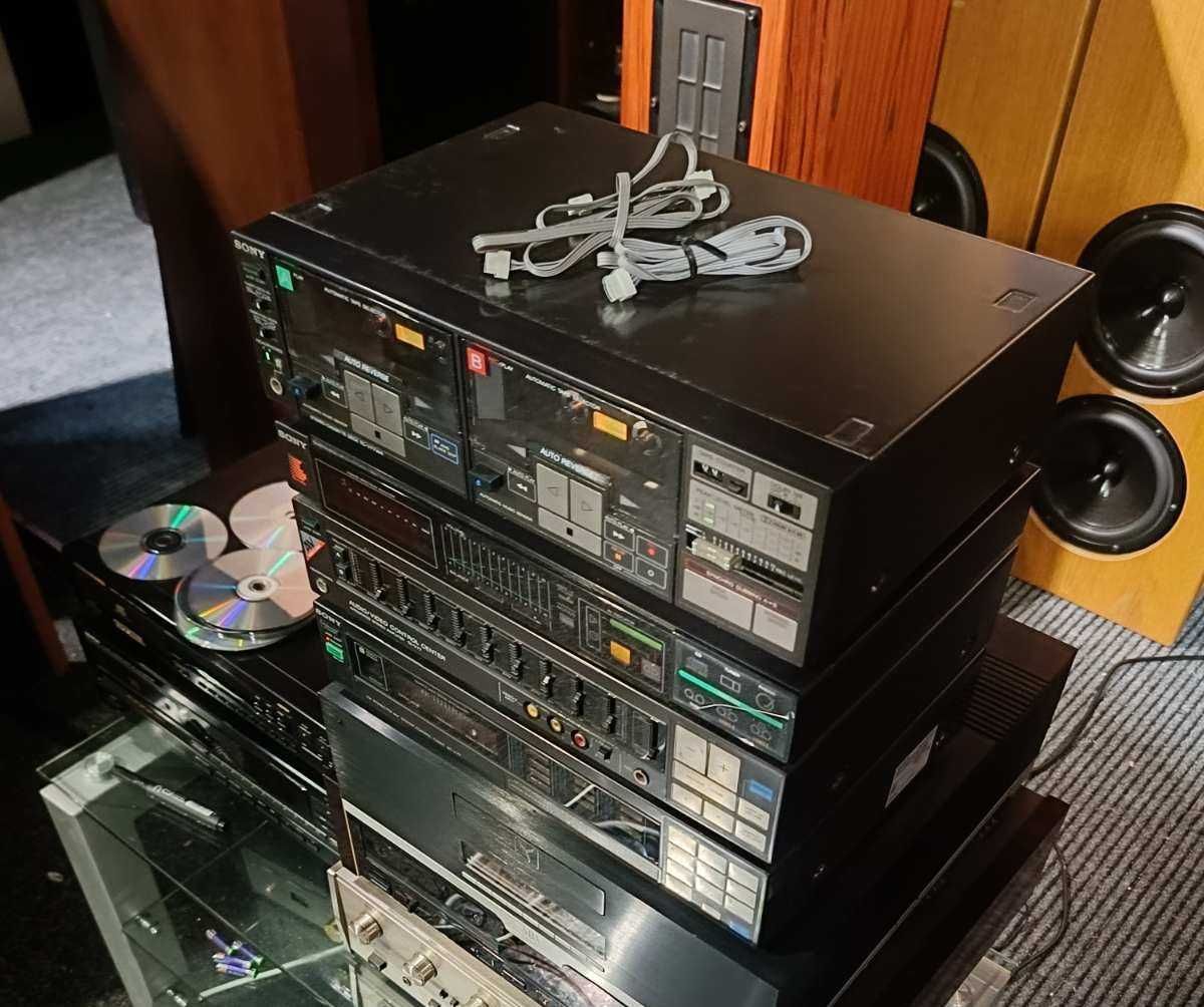 стійка Sony Japan