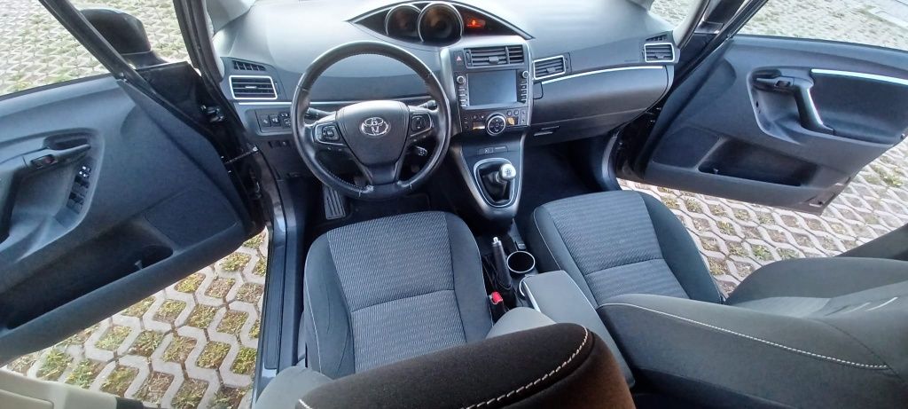 Toyota Verso 1.6 D4D EditionS 7 osób z niemiec