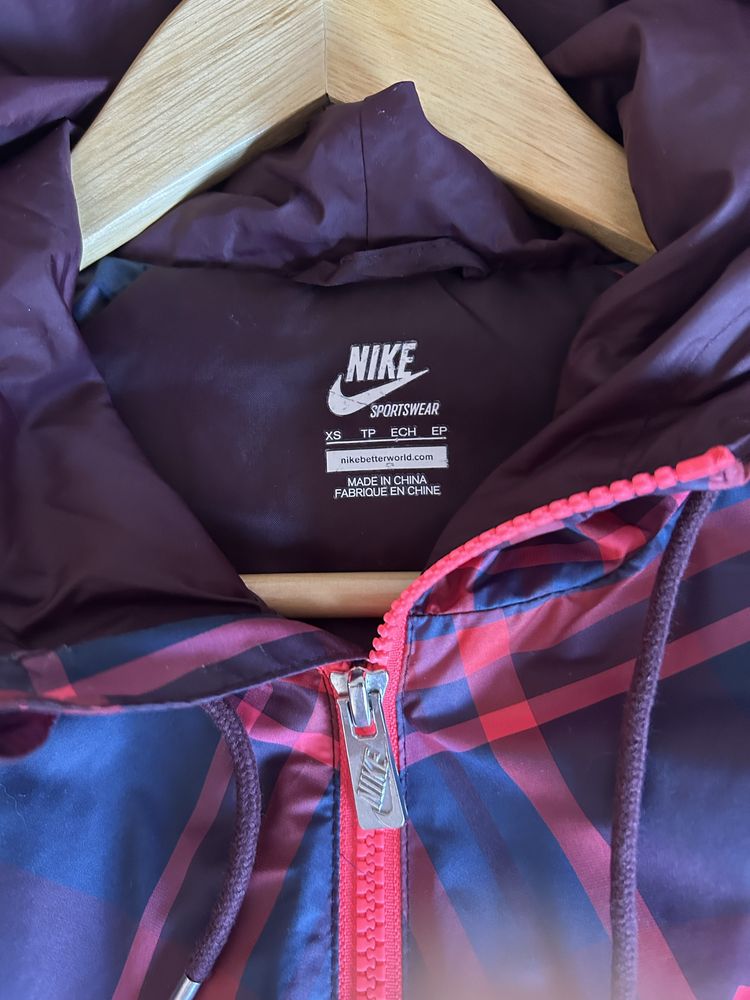Blusão de treino Nike novo