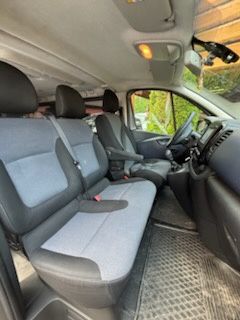 Wynajem Bus 9 osobowy Opel Vivaro