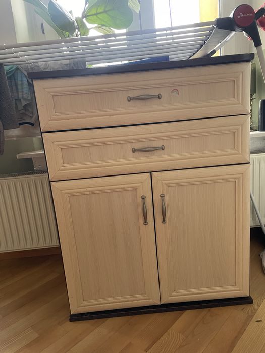 Oddam komody i szafe w niezlym stanie