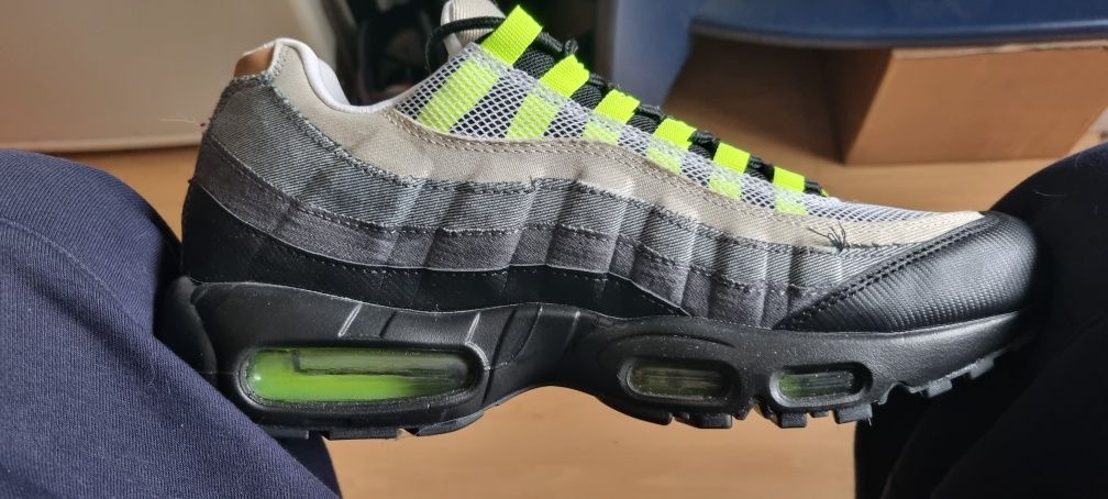 Nike air max 95 zrobione z kawałków materiału