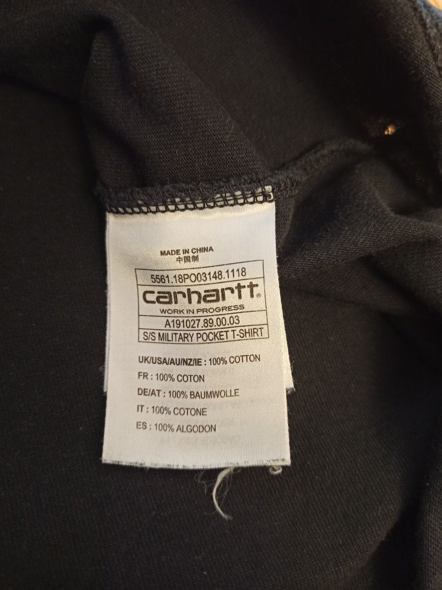 Koszulka Carhartt
Stan: 10/10
Rozmiar: S ale i dobrze pasuje na