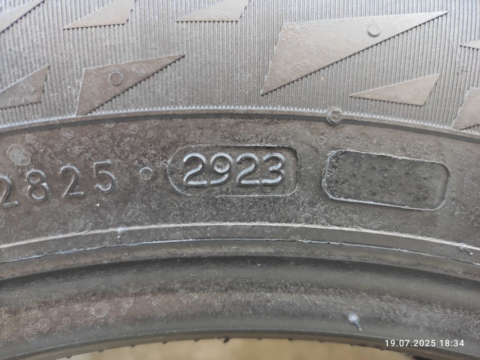 2023р. "Зимові" 205/60r16. NOKIAN TYRES SNOWPROFF2. 5 мм.