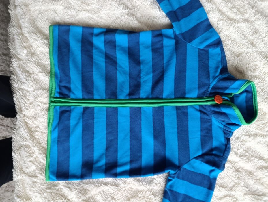 Продам лісову кофту на з.122-128