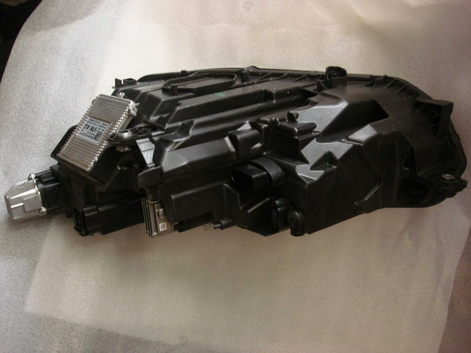 Reflektor Full Led przedni prawy Skoda Octavia IV 4 lampa 5E4