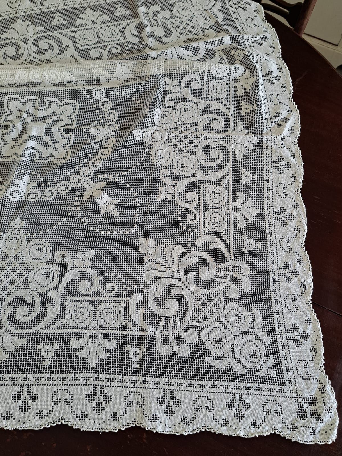 Toalha de mesa em filet
