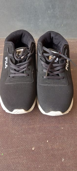 Sapatilhas Fila.