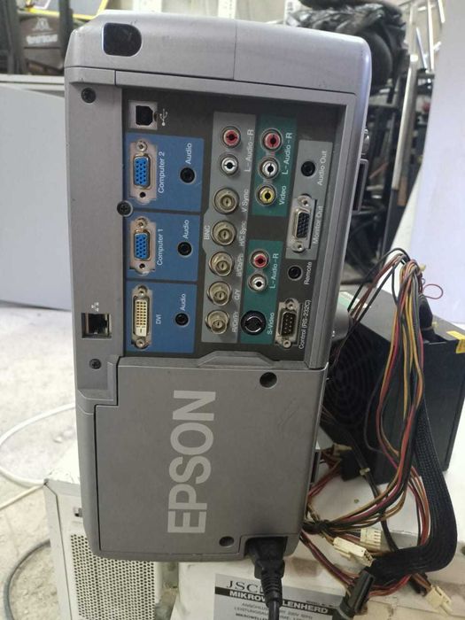 Проектор EPSON  8300