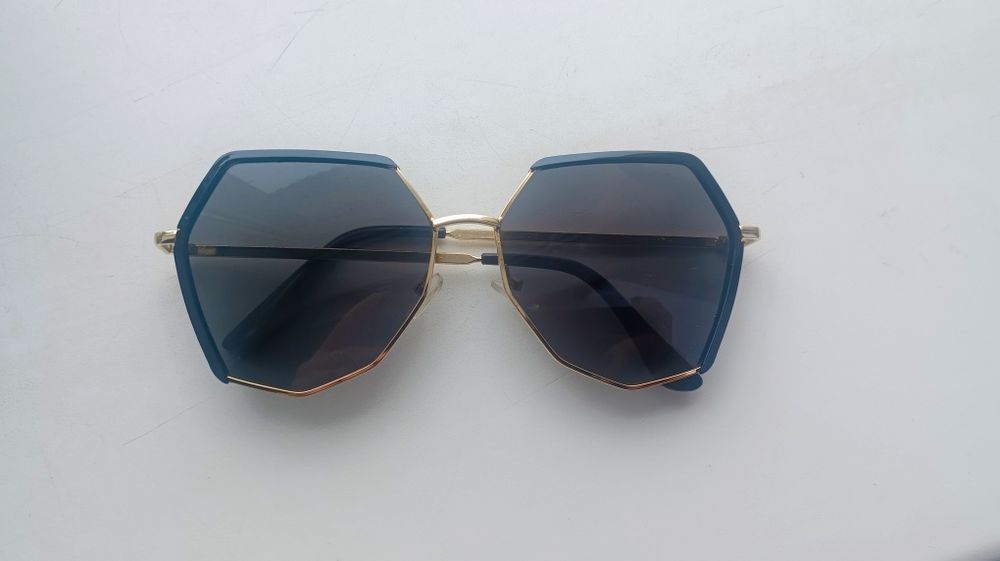 Очки солнцезащитные