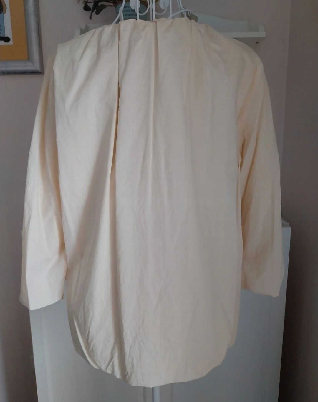 Blusa bege / creme, COS, efeito largo, Tamanho 40, nova com etiquetas