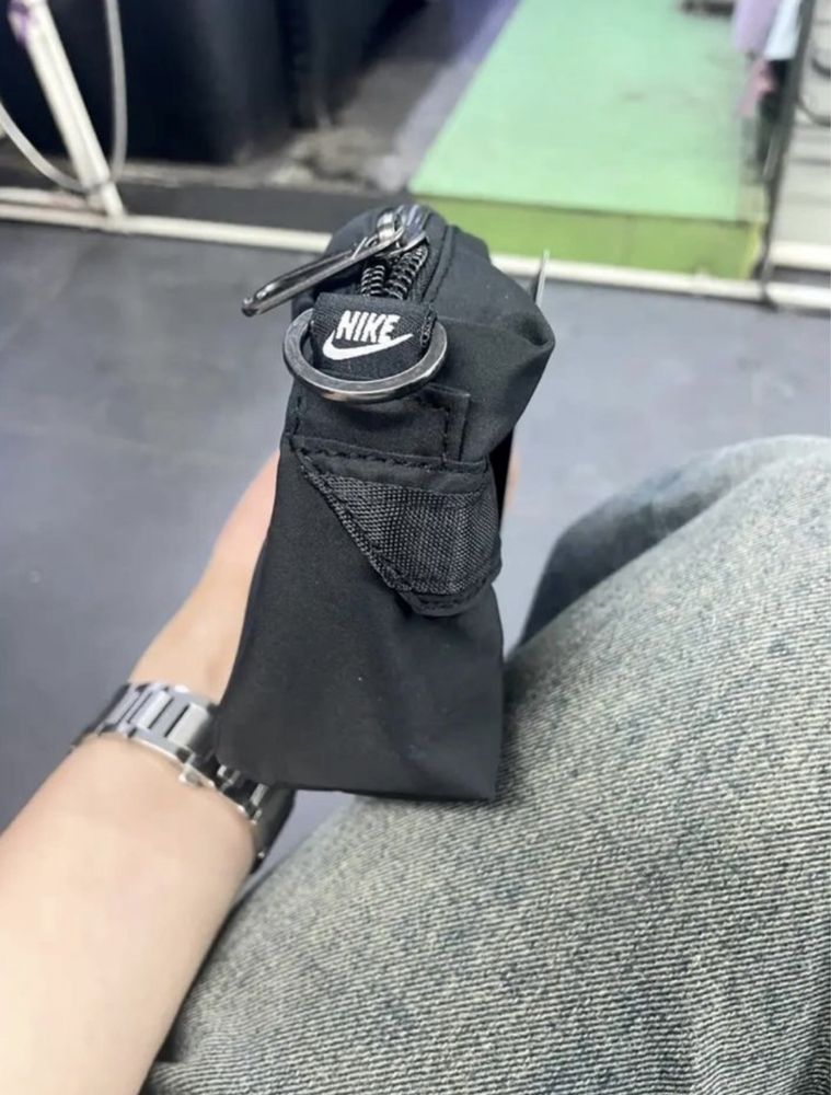 Сумка NIKE FUTURA LUXE CROSSBODY бананка Найк сумочка