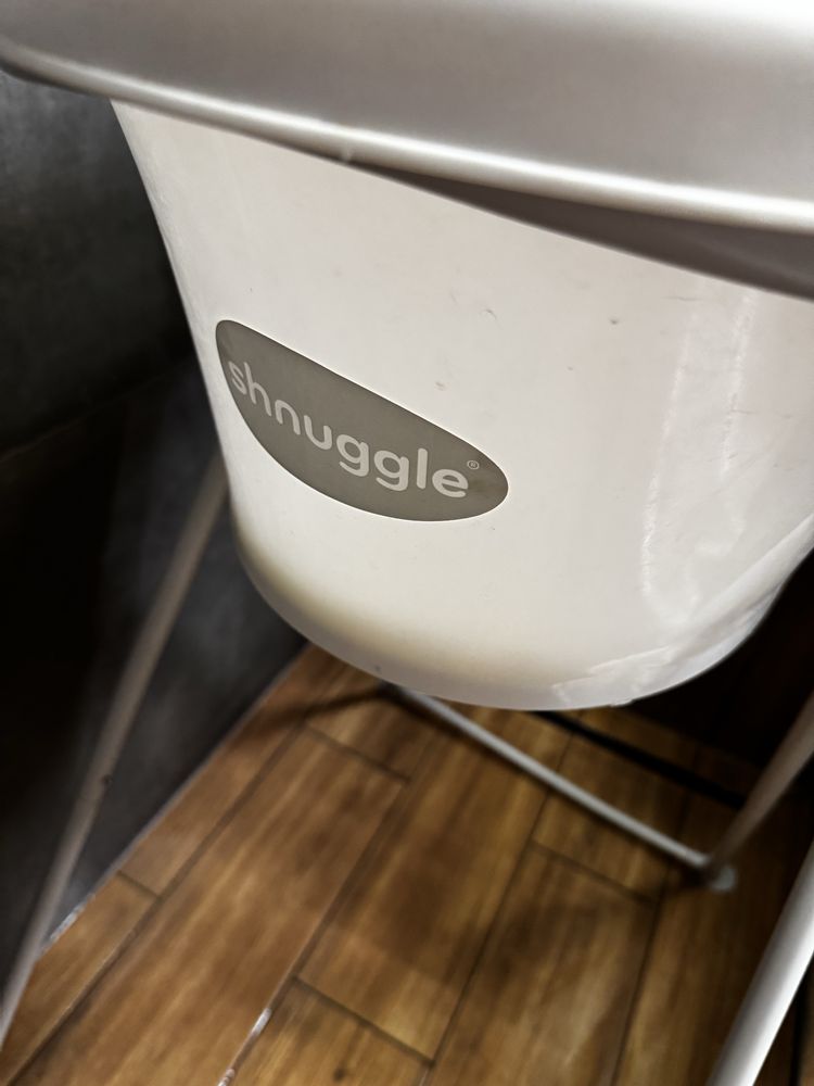 Shnuggle wanienka dla niemowlaka stelaż
