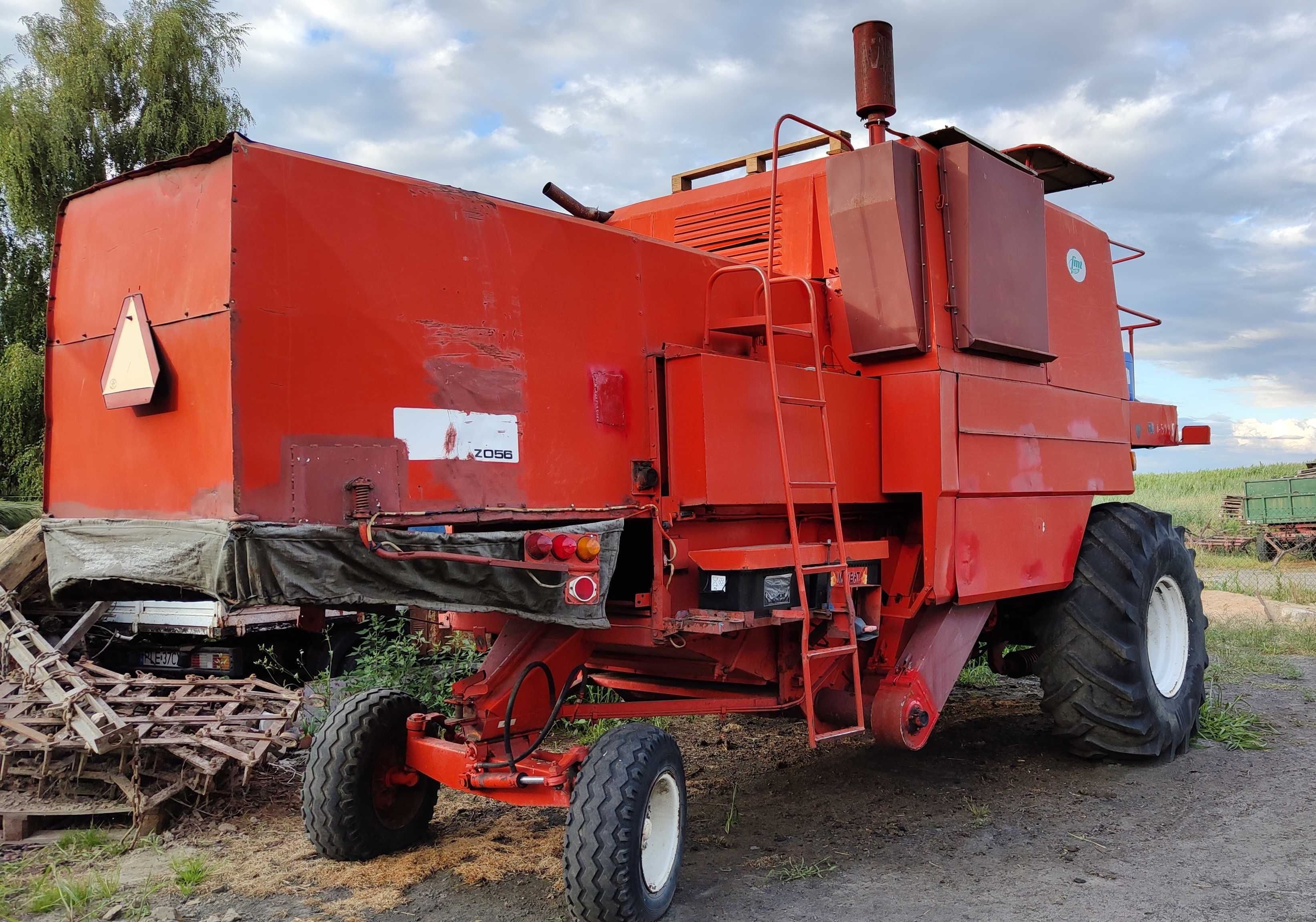 Kombajn Bizon Z056