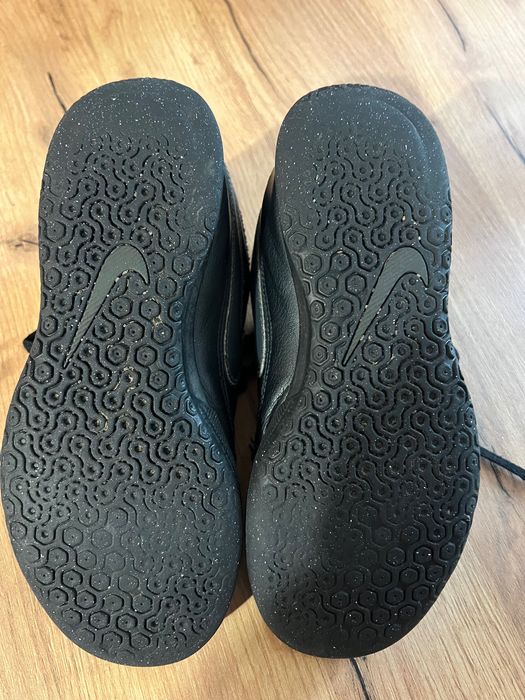 Футзалки Nike Majestry IC Jr 35,5