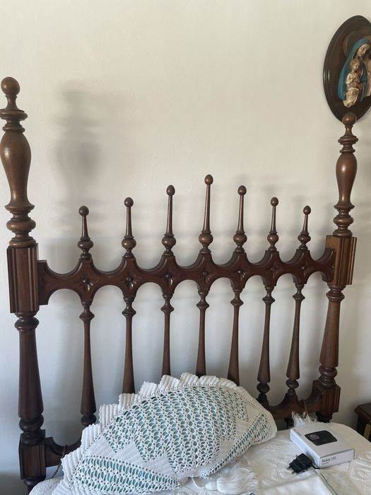 Conjunto Mobilia de Quarto: 2 Camas de Solteiro