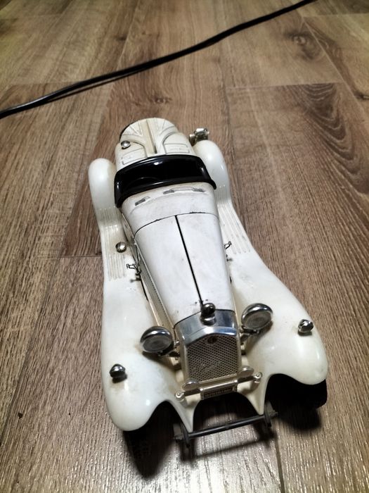 Modele trzy sztuki cena za komplet