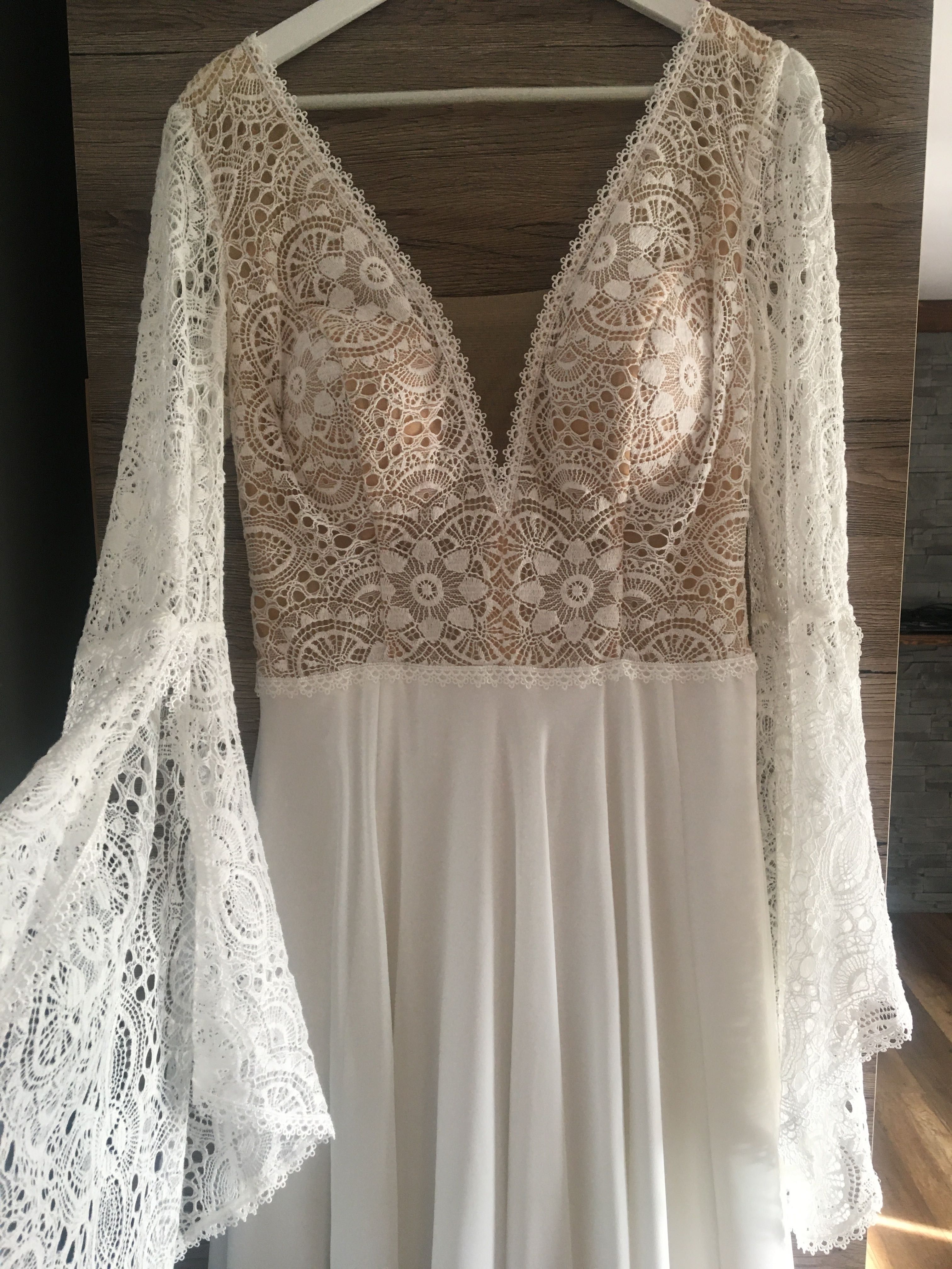 Suknia ślubna z rękawami typu dzwonek + welon - boho