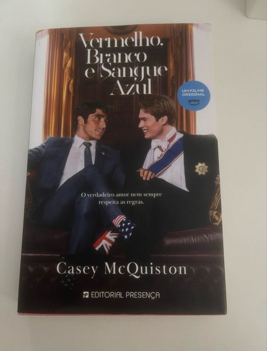 Livro de romance em perfeito estado.