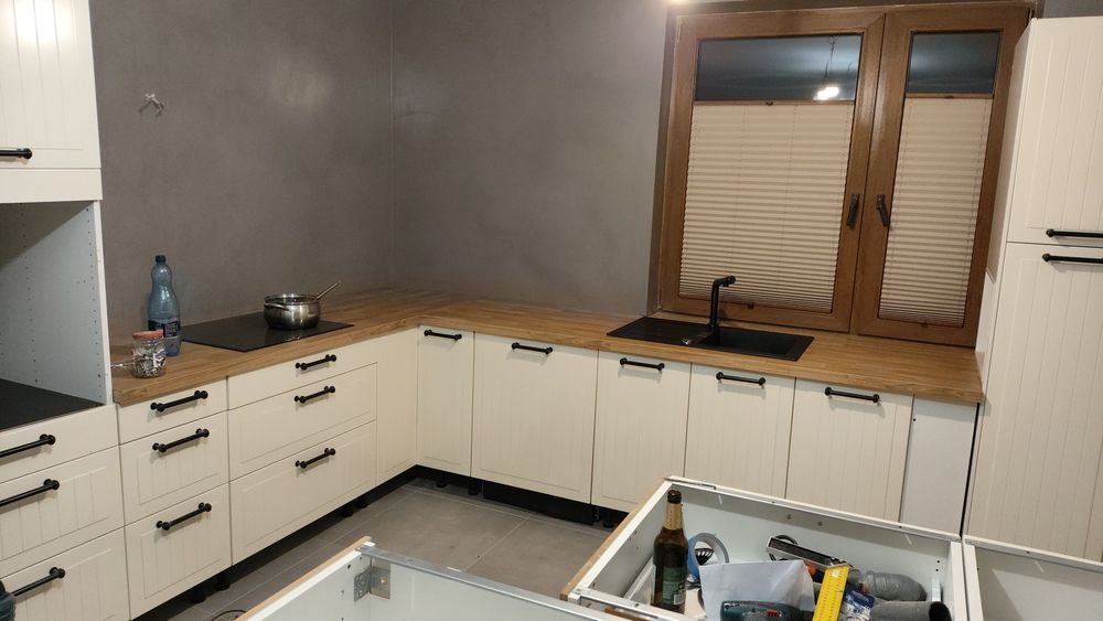 Tapetowanie drobne remonty