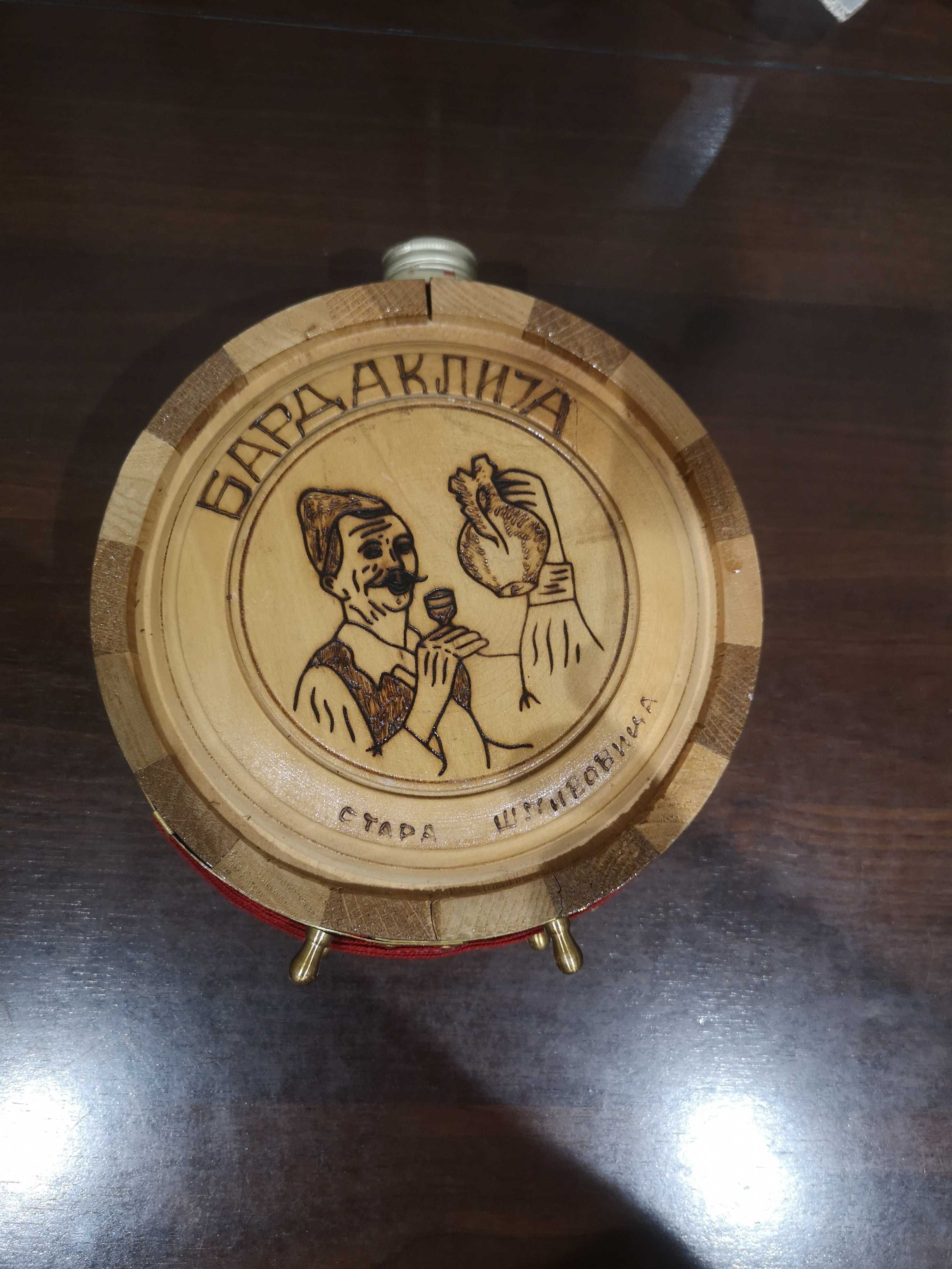 Manierka z drewna dębowego z pasem Vintage