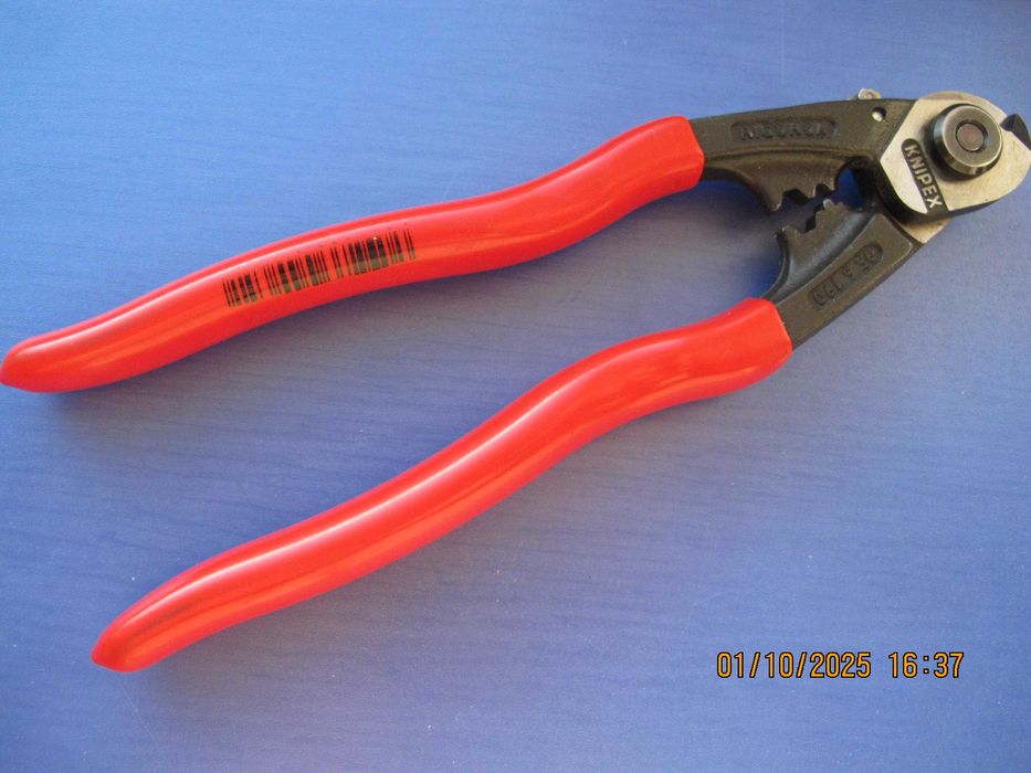 Nożyce do cięcia stalowych linek i szprych KNIPEX