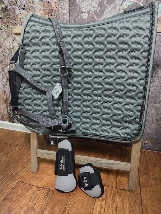 Szary komplet dla konia czaprak kantar i ochraniacze FULL