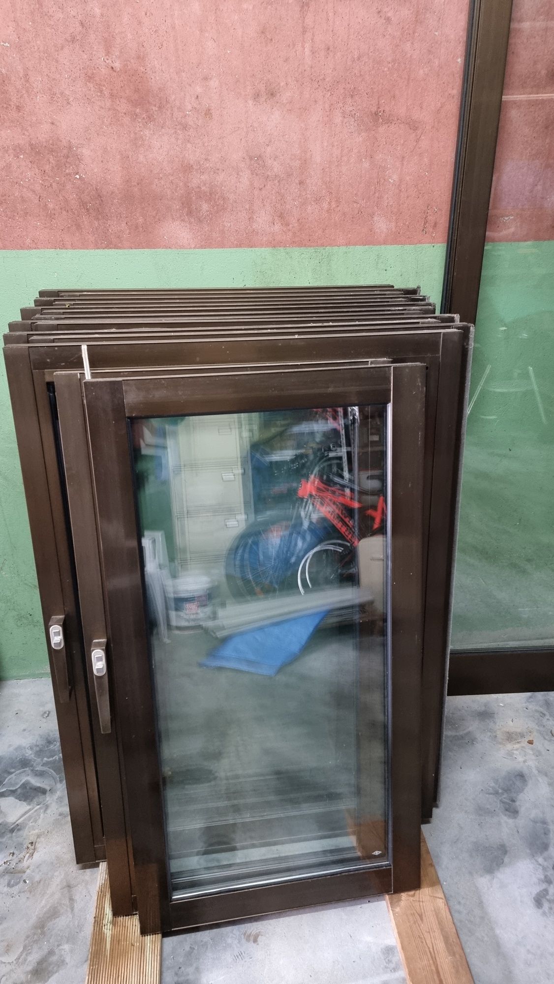 Vendo caixilharia completa