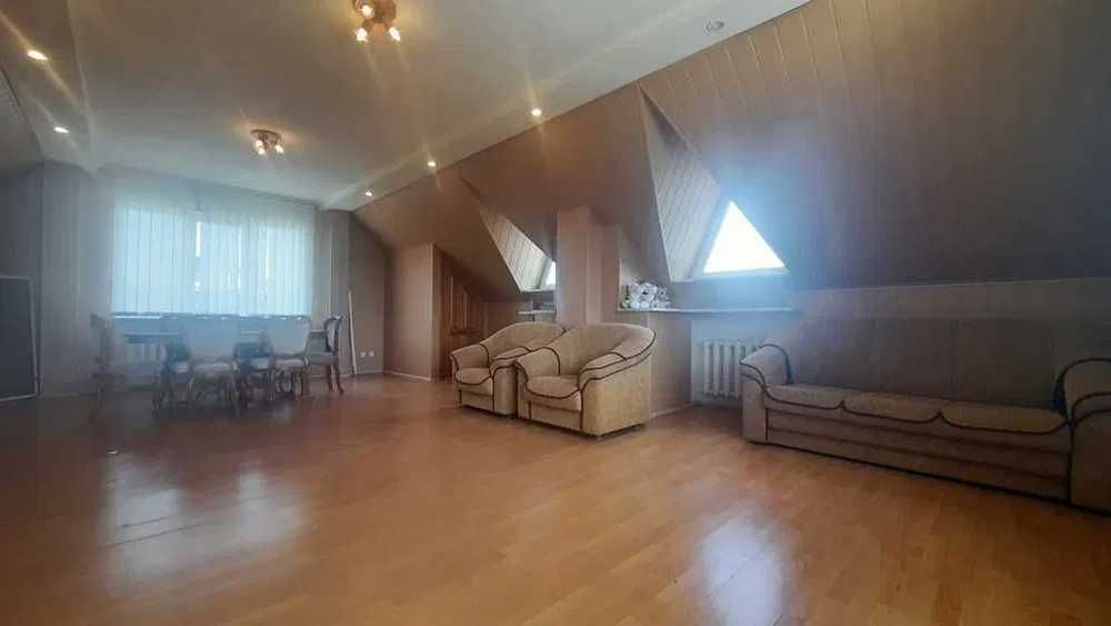 18 дом с бассейном барбекю выход к воде залив Днепра Славутич Осокорки