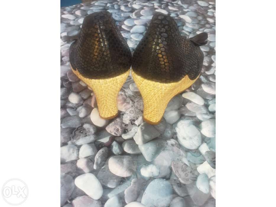 Vendo Sapatos Senhora Tamanho 37 Novos