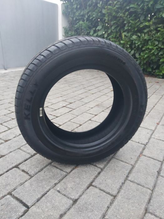 Pneu Kelly