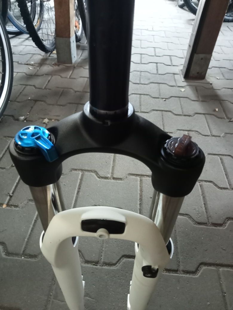 Nowy amortyzator zoom corratec pod koła 28 pod tarcze
