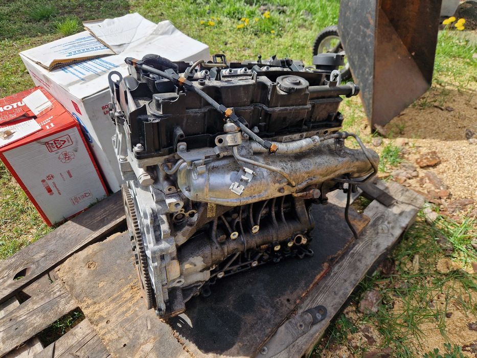Silnik na części BMW B47D 20A głowica wtryski