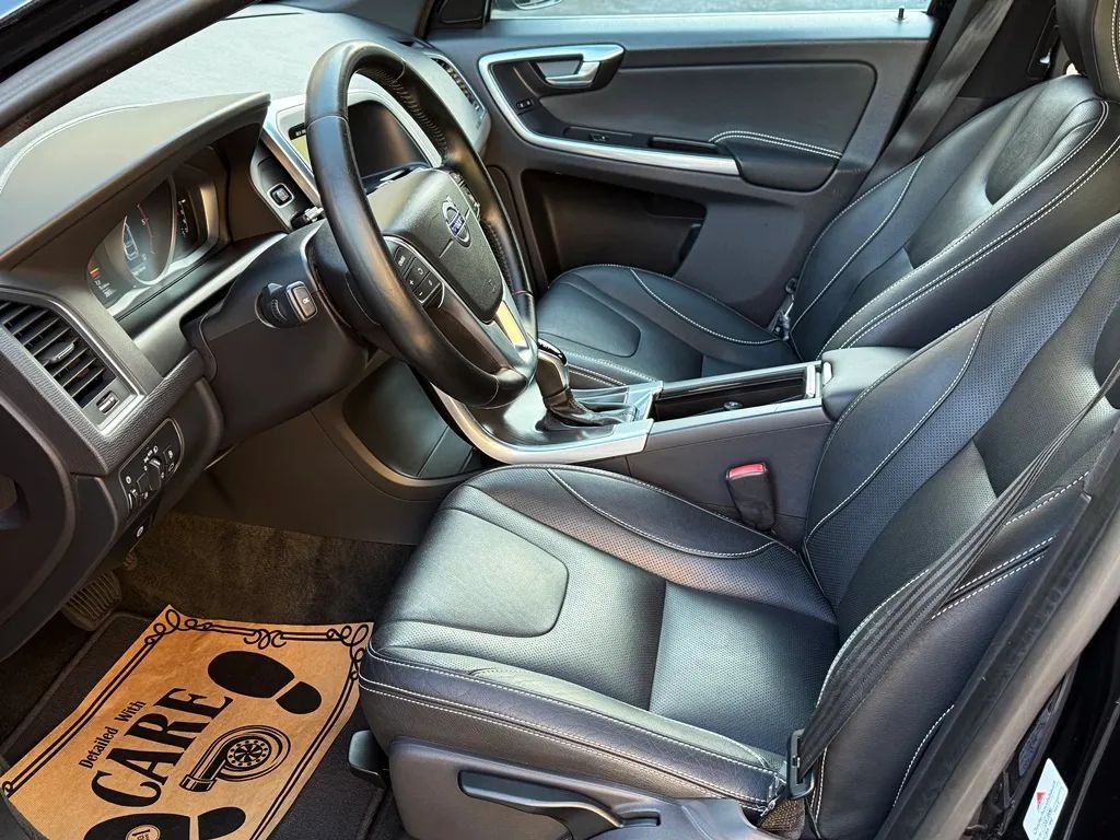 Volvo XC 60 NISKI PRZEBIEG ! D4 181ps ! XENON ! Skóra ! Automat ! Maxx