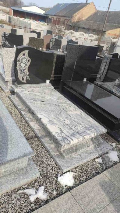 Pomnik nagrobek zł pojedynczy jasny polski granit nie chiny