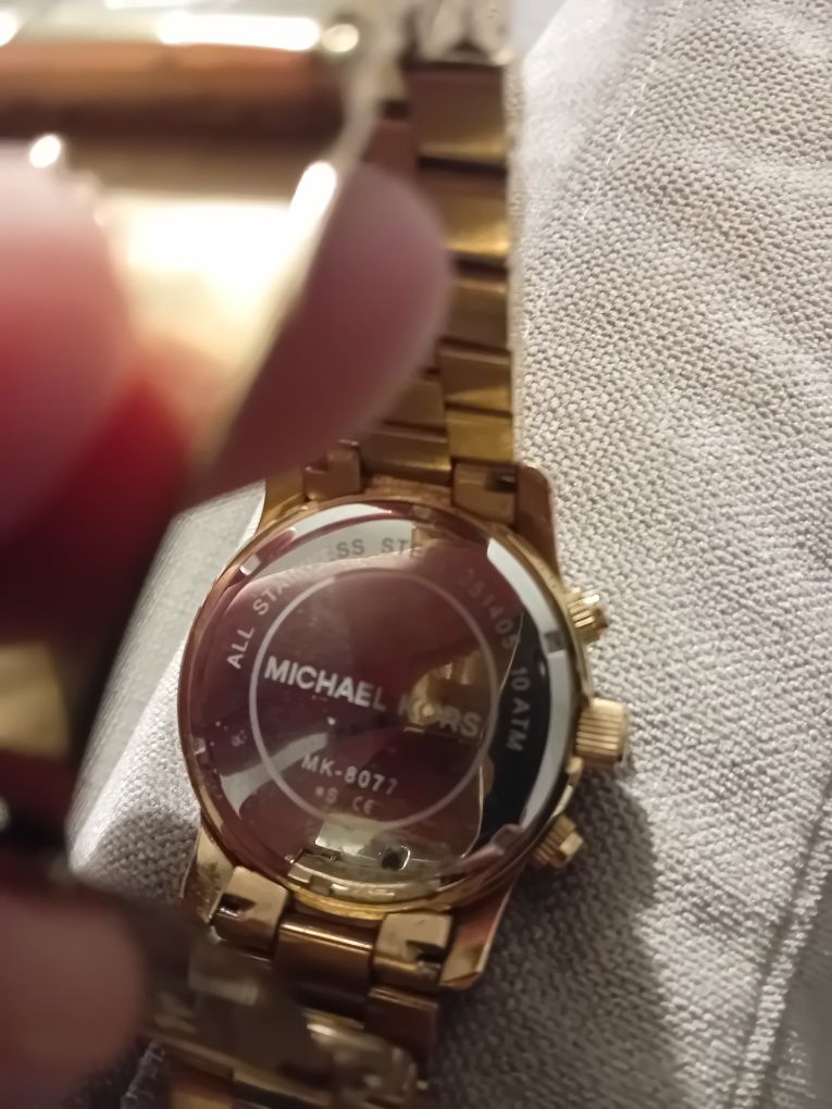 Zegarek Michael Kors złoty elegancki widowiskowy klasyk