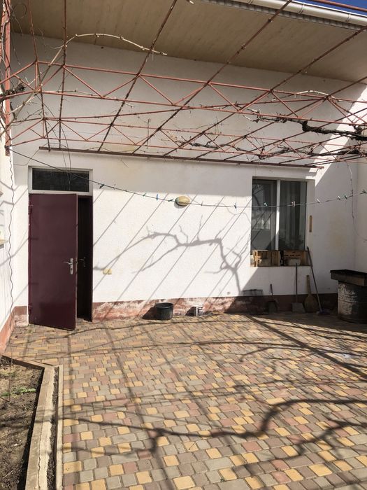 Продаю дом, который строили для себя- капитальный, все коммуникации!