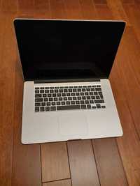 MacBook Pro 15 cali, 2013, prawie nieużywany.