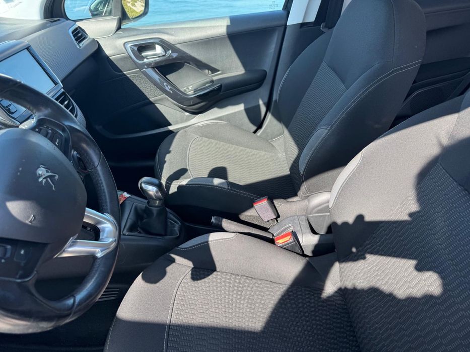 Peugeot 208 1.2 PureTech Style OPORTUNIDADE UNICA - URGENTE